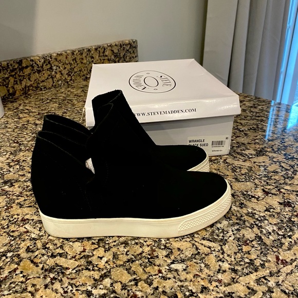 wrangle wedge sneaker